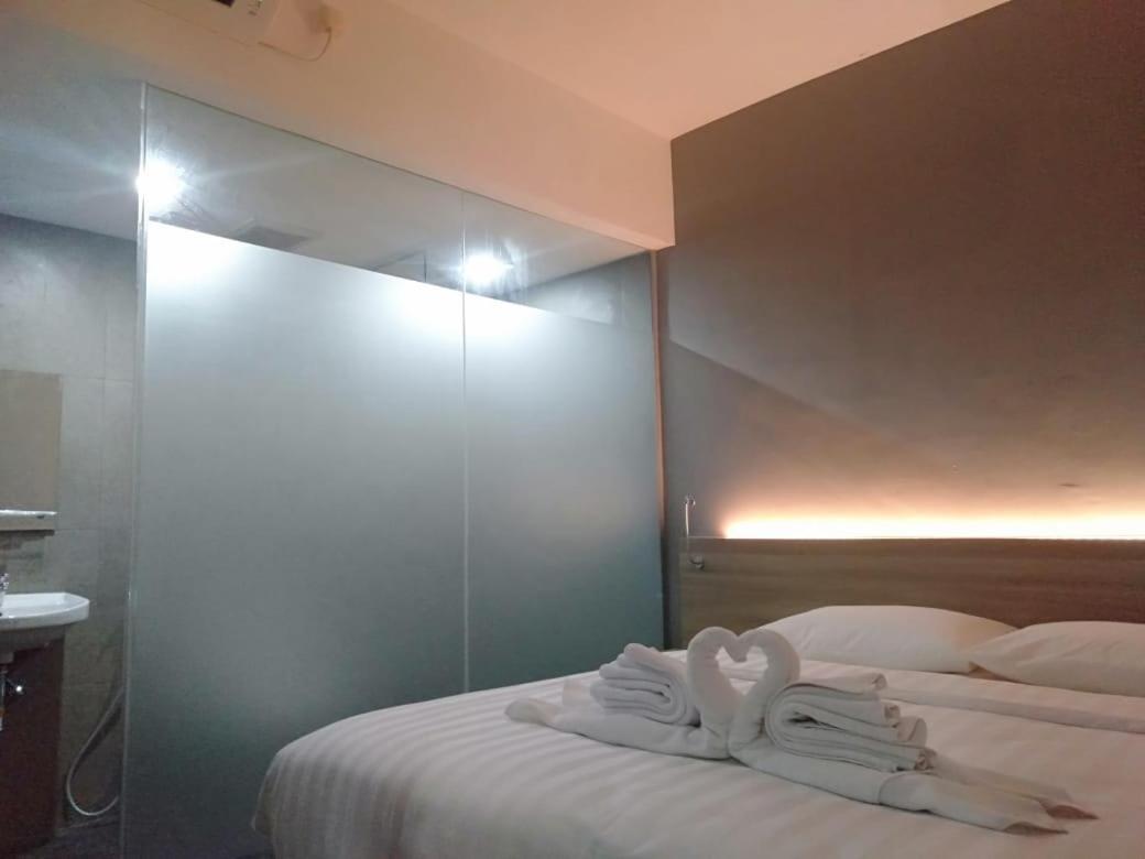 Hotel Marina Airport Semarang Exterior photo